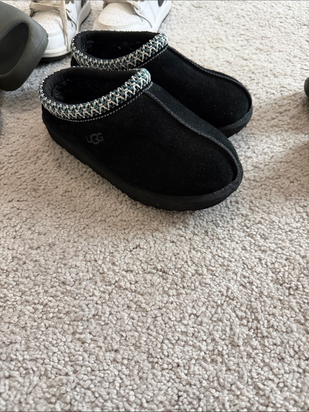 UGG Tasman Slipper Black
